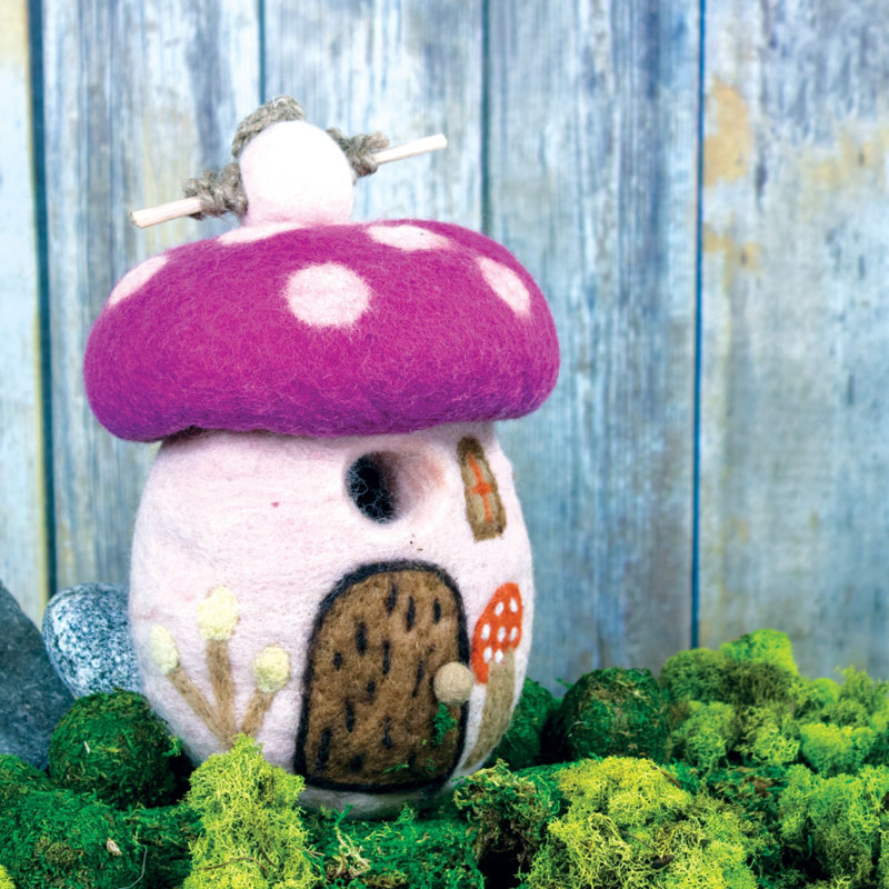 Nichoir fait main feutre magic champignon 10,5 po x 7 po x 7 po