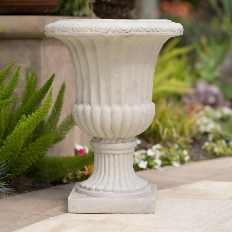 Urne blanche antique de 25,77 po - pour tous les espaces intérieurs et extérieurs 26 po polyvalente pour les espaces, Blanc
