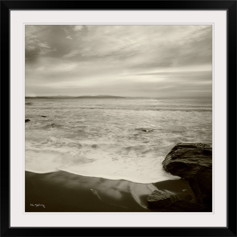«Tides and Waves Square II» par Alan Majchrowicz, impression, H 32 po x l 32 po x P 1 po, Cadre noir