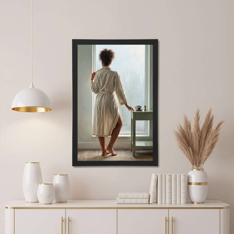 «Woman in Cream Robe», debout près d'une fenêtre, art mural, H 36 po x l 24 po