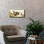 «A Bee On The Wall» par Momart, art mural sur toile, 60 po x 30 po-940717868