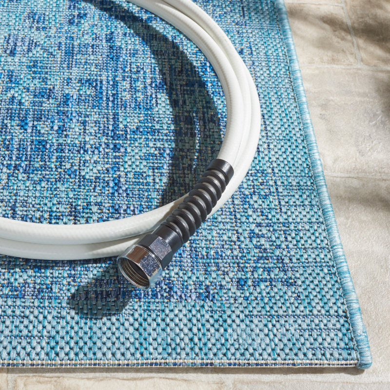 Tapis d'intérieur / extérieur bleu Susanne, Rectangle 4 pi x 5 pi 7 po