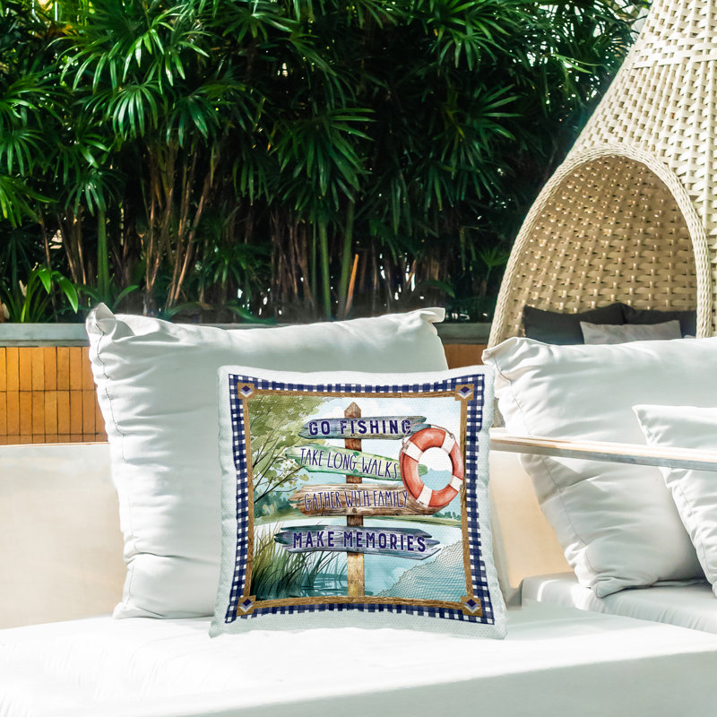 Coussin d'extérieur à motif écossais Border Lake Design par Nicole DeCamp