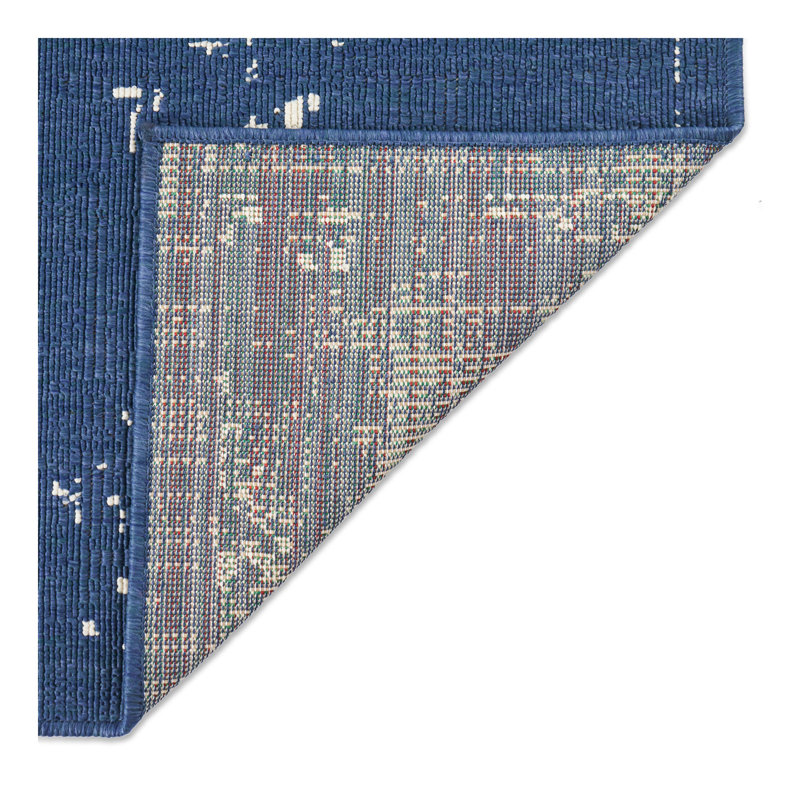 7'x5'3" RUG