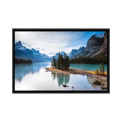 «Iconic Spirit Island on Maligne Lake», reproduction de photo sur toile