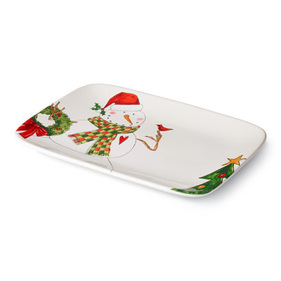 Plateau rectangulaire en bonhomme de neige 14 x 10 po - Un plateau en céramique polyvalent de 14 x 10 po dans un style de bonhomme de neige chaleureusement illustré, apportant un charme d'hiver douillet à chaque pièce des Fêtes.