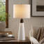 Lampe de table, céramique triangulaire et bois
