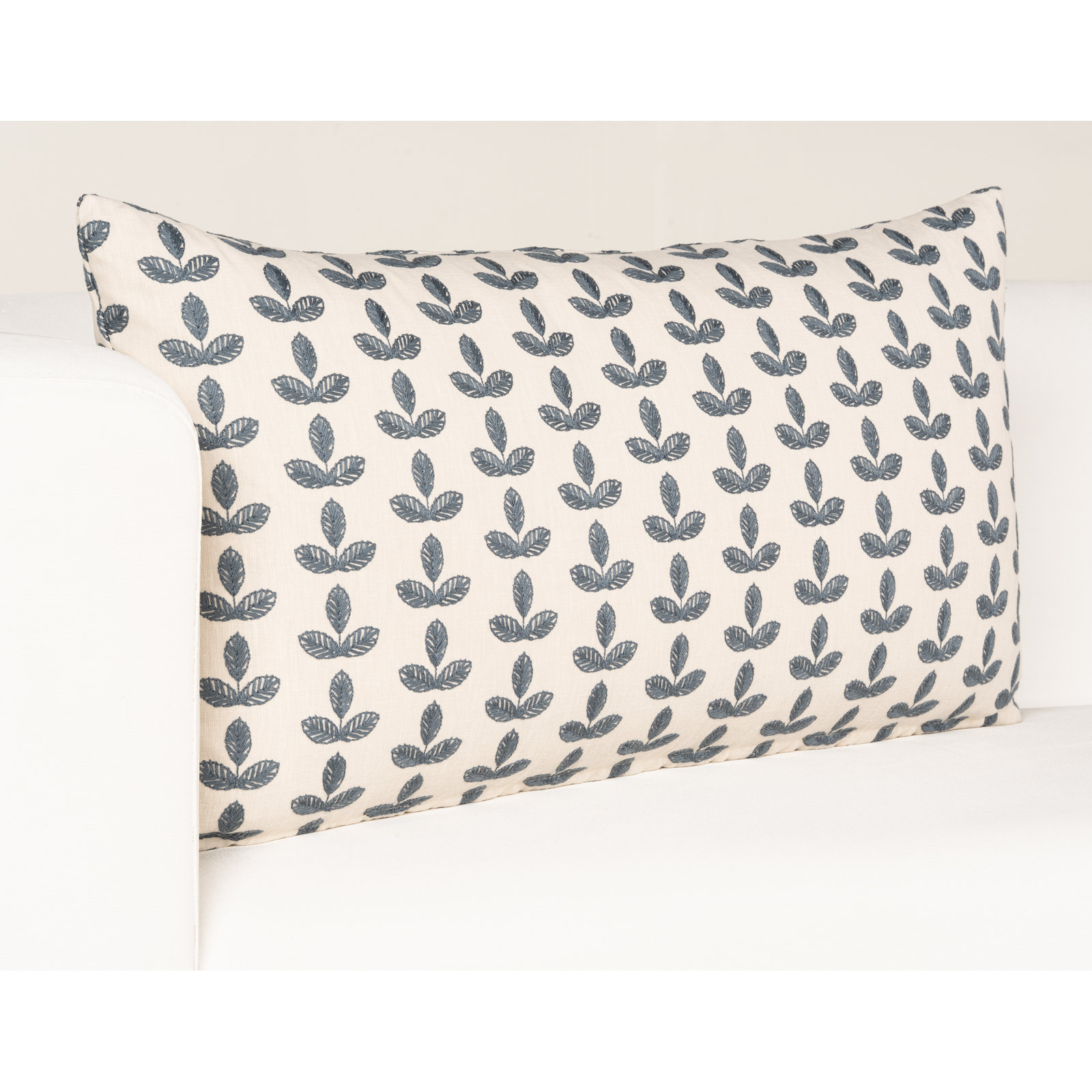 Siscovers 26" x 14" Pillow Cover & Insert, Blue Floral, Polyester