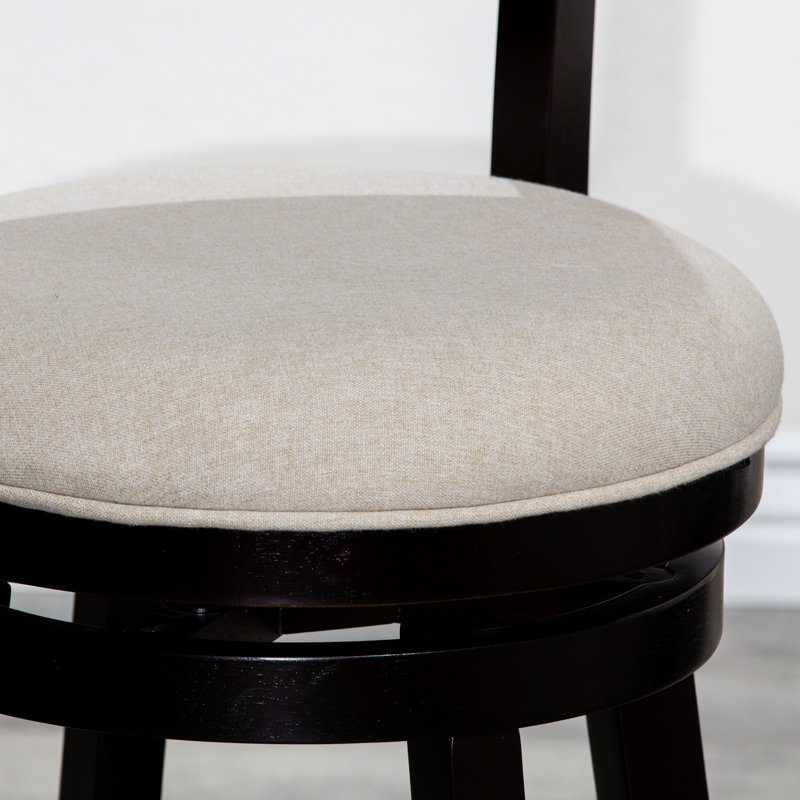 Tabouret de comptoir pivotant à hauteur de lattes de 24 po avec finition à lattes et tabouret en bois massif massif avec dossier, assise en tissu et confortable