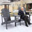 Chaises avec table et banc d'extérieur