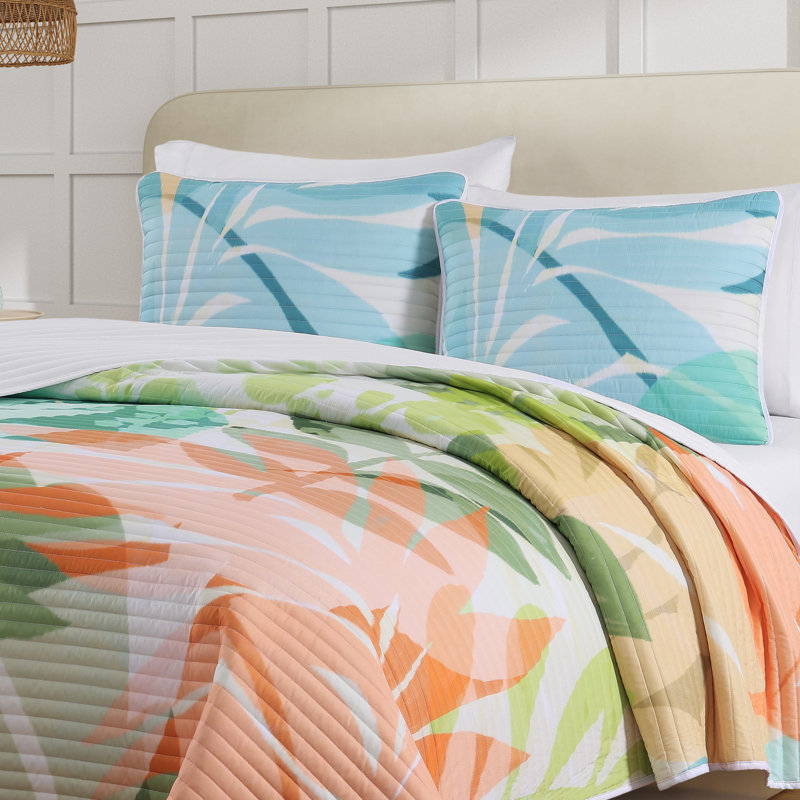 Tahiti  3Pc. Quilt Set Fuchsia, Green, Queen Quilt + 2 Standard Shams