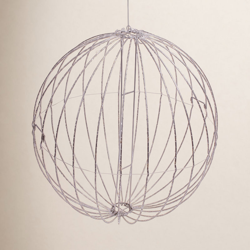 Sphère métallique illuminée avec micro lumières DEL, H 17 po x l 15 po x P 15 po