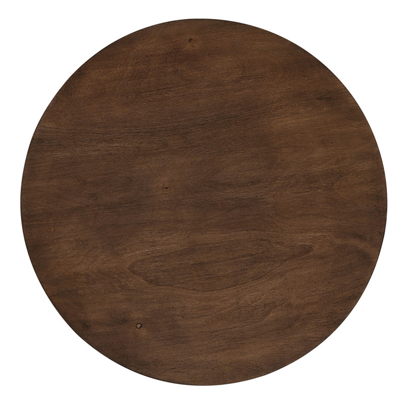 Table de bout brune avec un décor tendance pour le style de la pièce