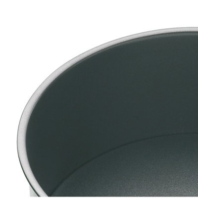 MasterClass Non-Stick Loose Base Deep Cake Pan