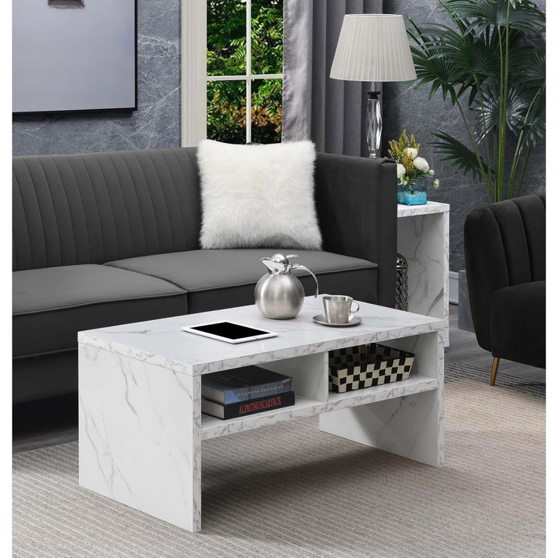 Table basse avec tablettes, finition en faux marbre blanc