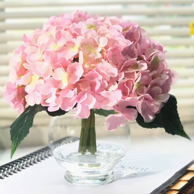 Douille de hortensia en soie en vase