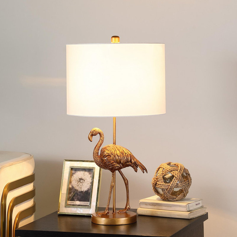 Lampe de table 26 po en résine flamant doré mat