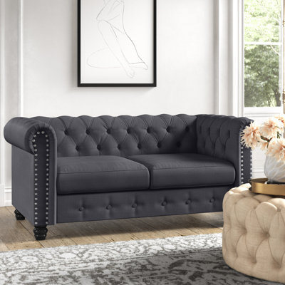 Causeuse Chesterfield à accoudoirs roulés 61 po Leite