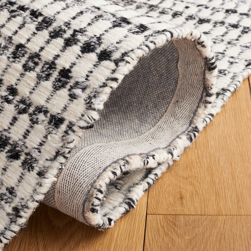Soderquist Flatweave Black/Ivory Area Rug, Rectangle 4' x 6'