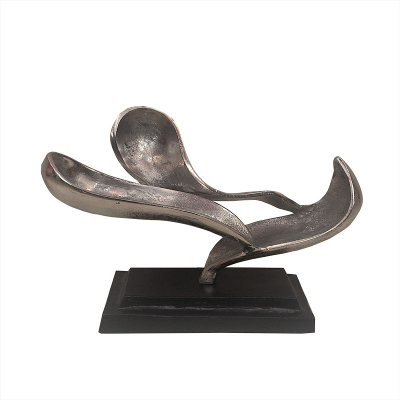 Figurines & Sculptures