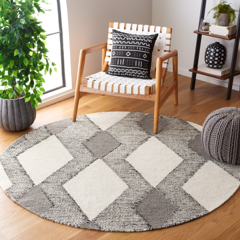 Charvik Geometric Handmade Area Rug in Ivory/Gray/White, Round 6'