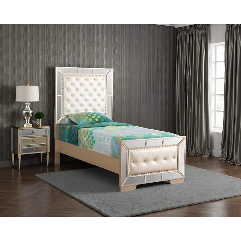 Lit simple Sydney Pearl, Lit simple, Perle