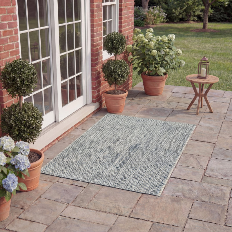 Arneshia Power Loom Gray/Navy Indoor/Outdoor Area Rug, Rectangle 2' x 3'7"