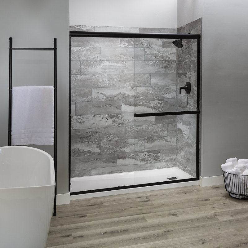 Carreaux muraux / dosseret à emboîtement en vinyle imperméable Palisade 22,8 po x 7,31 po, Ciel fumé