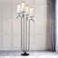 Lampadaire moderne à 4 lumières de 168 cm (66,14 po) avec abat-jour texturés et luminaires semi-circulaires.