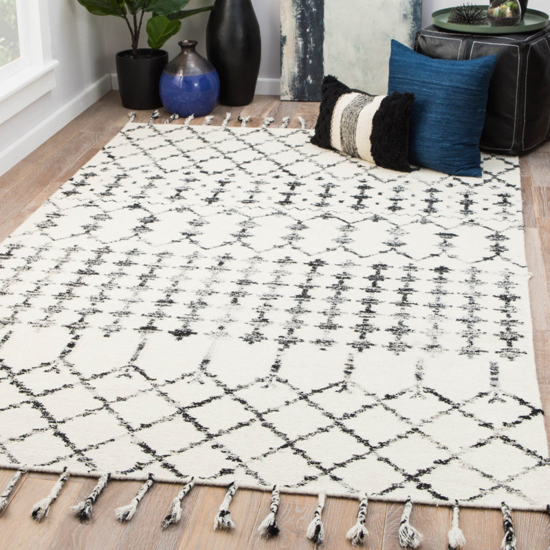 Esposito Geometric Area Rug in Ivory/Black, Rectangle 9' x 12'