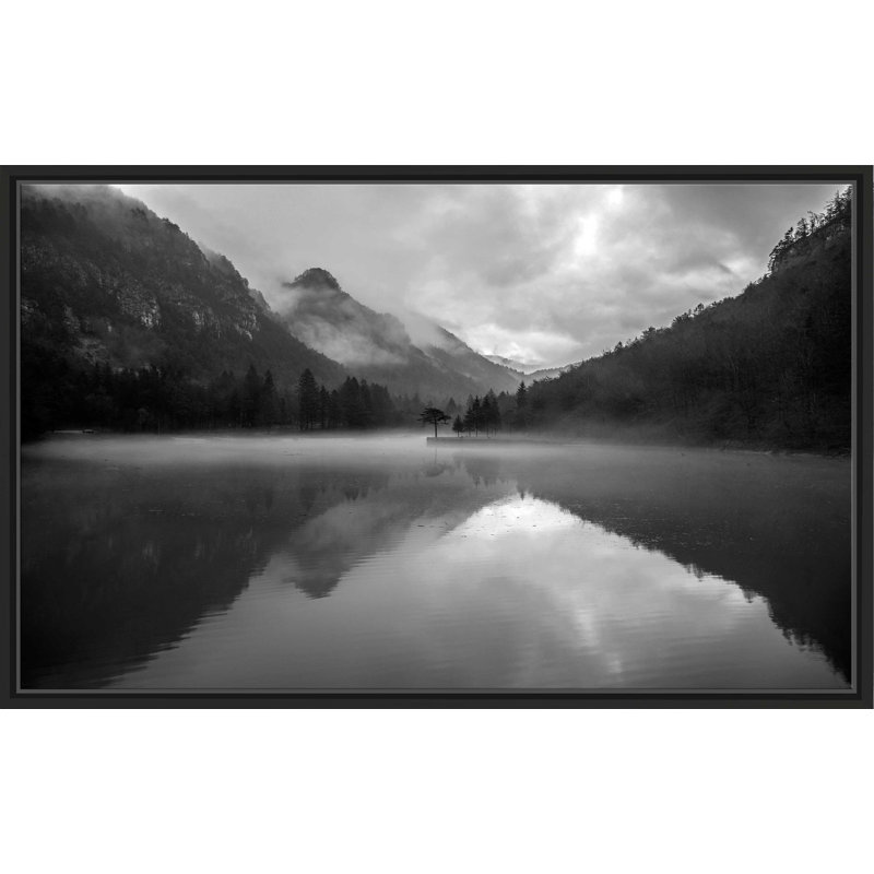 Mountain Lake par - photographie, H 21,5 po x l 33,5 po x P 2 po, Cadre flottant noir
