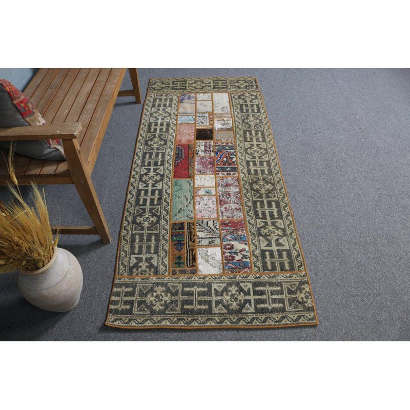 Découvrez le tapis turc rétro qui apporte une élégance bohémienne pour votre entrée ou votre chambre de bébé