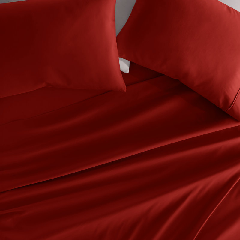 Holiday  Sheet Set, Santa Red Christmas Pattern, California King Size Bedding, Red, Cal King Sheet Set with 2 Pillowscases