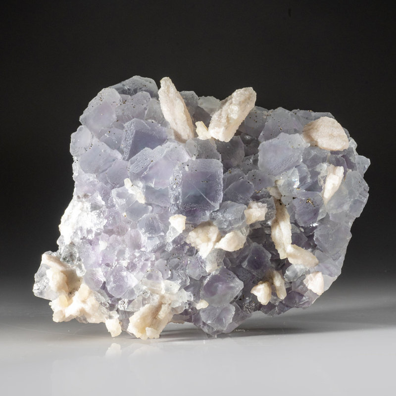 Fluorite bleue avec cristal de calcite de la province du Hunan, Chine
