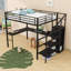 Lit mezzanine double avec garde-robe, escalier et bureau en L