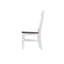 2 chaises brunes et blanches