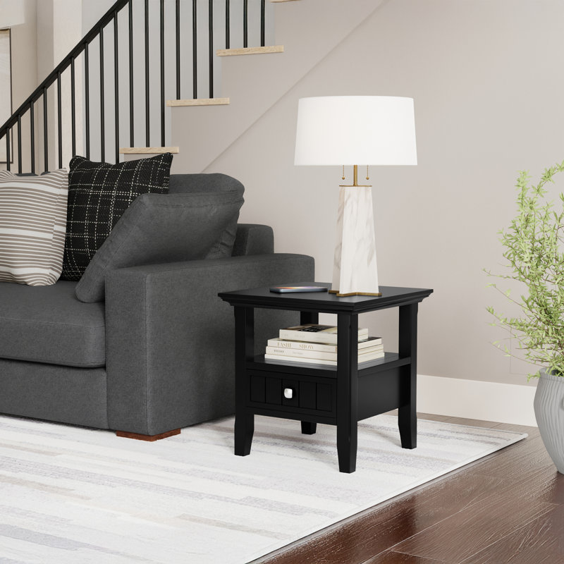 Table d'appoint Acadian, H 20 po x l 19 po x P 19 po, Noir