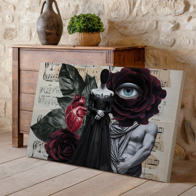 Toile d'un collage gothique foncé avec une figure centrale avec un art mural, une tête sans visage ornée d'une robe noire ornée d'un art mural délicat