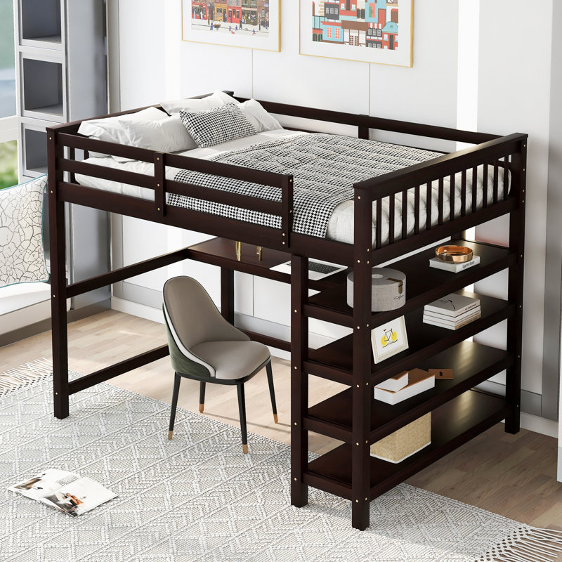 Lit mezzanine double avec tablettes de rangement intégrées et bureau sous le lit, parfait pour créer un espace de travail et de sommeil fonctionnel et confortable
