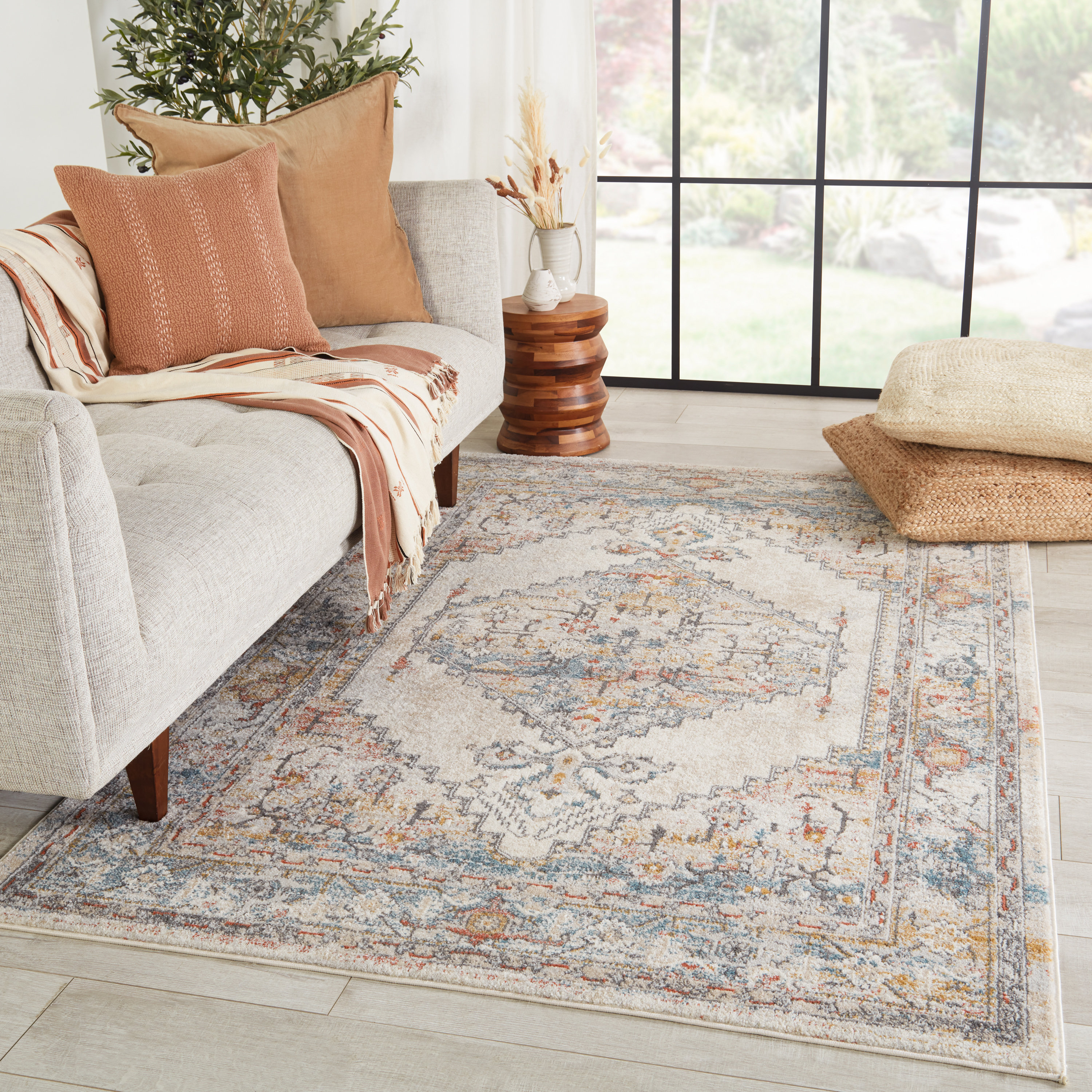 94 x 118 Ivory Polypropelene Rug