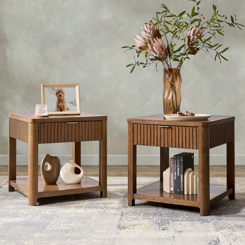 Table de bout avec rangement cannelé en bois massif l 23,75 po Fogarty, Noyer