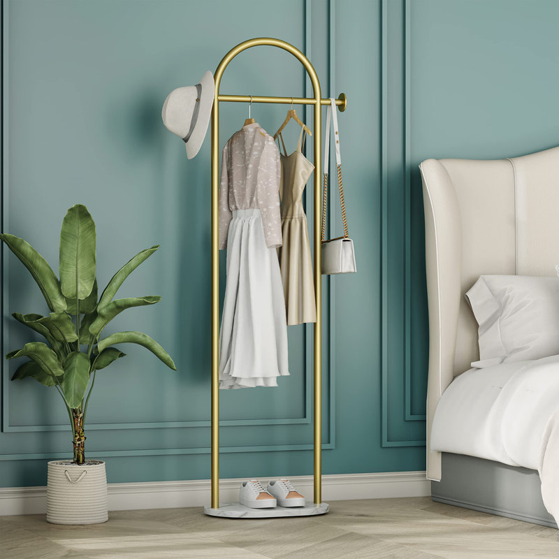 Portant à vêtements doré avec tablette, base en marbre pour chambre à coucher, salon, vestibule