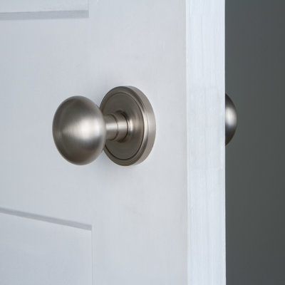 Grandeur Georgetown Rosette Double Dummy with Fifth Avenue Door Knob