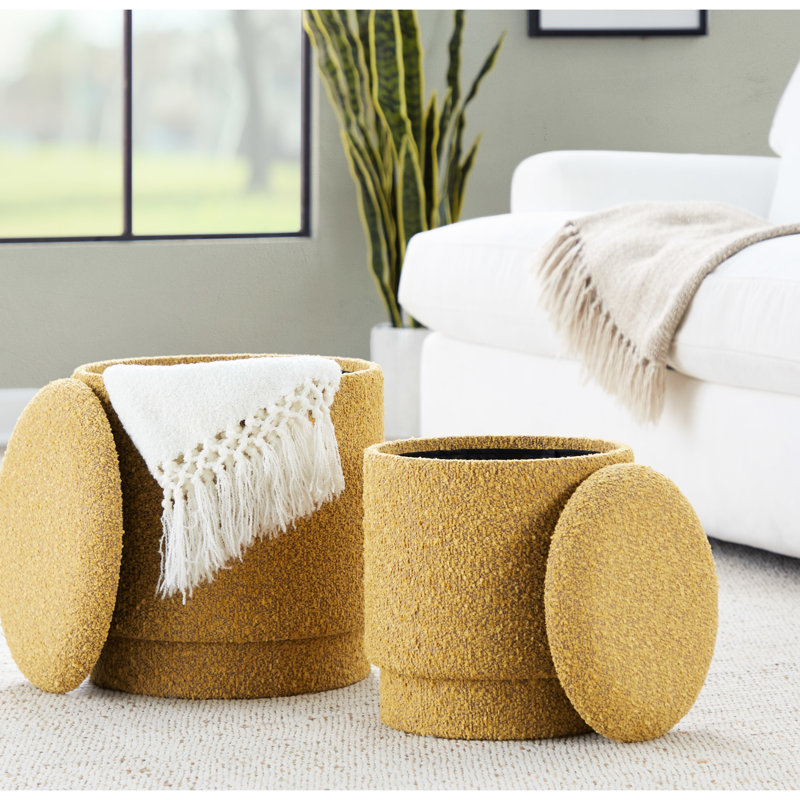 Tissu jaune avec esthétique moderne, couvercles amovibles pour la fonction de rangement, rembourrage en mousse pour une expérience confortable, deux repose-pieds, aucun assemblage requis, capacité de 250 lb, utilisation à l'intérieur, largeur de 14,6 po