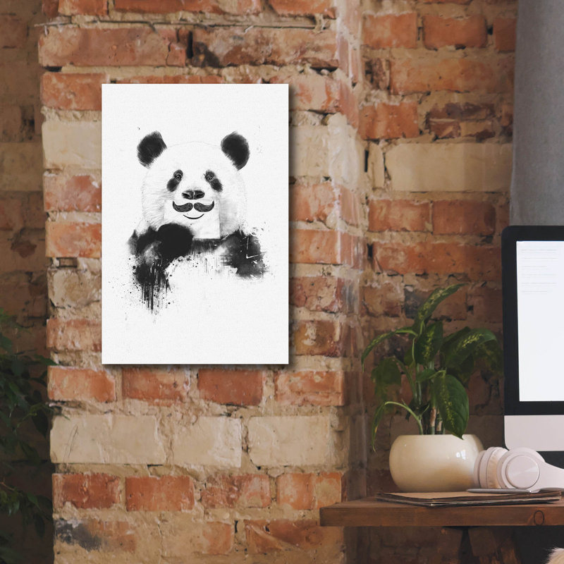 "Panda amusant" par Balazs Solti, H 18 po x l 12 po x P 0,75 po