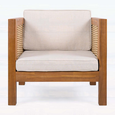 Ensemble de 2 fauteuils club d'extérieur, structure en bois d'acacia avec accoudoirs en osier et coussins beiges, capacité de 400 lb