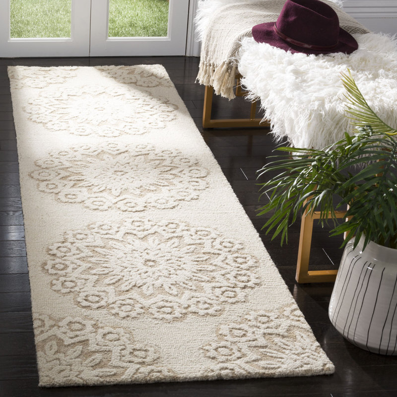 Jahiem Floral Tufted Wool Ivory Area Rug, Runner 2'3" x 8'