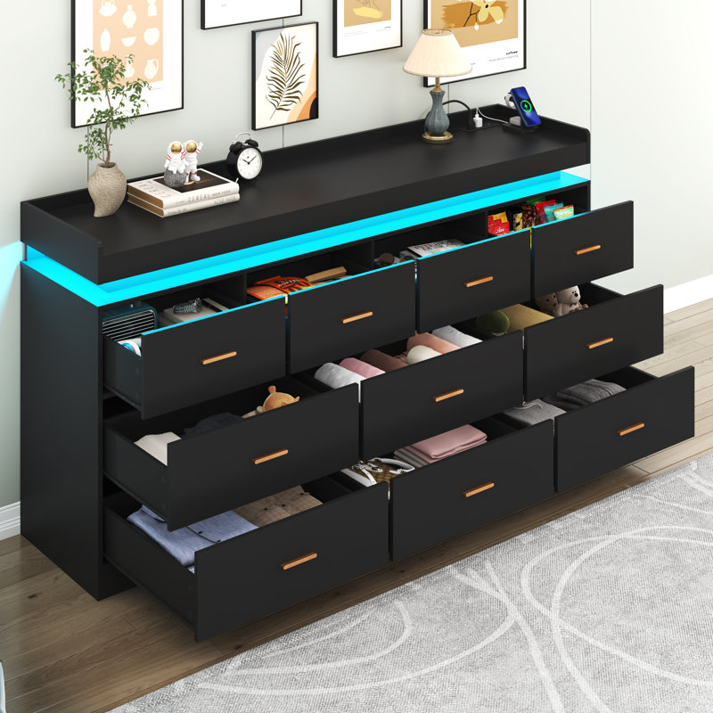 Commode 10 tiroirs l 70 po avec lumière DEL, prises, port USB et port Type-C, Noir, noir, noir, noir