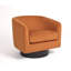 Fauteuil demi-tonneau pivotant en velours orange avec base en bois massif Everett Applewold-110869181