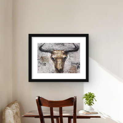 Crâne de taureau avec typographie - impression de vache encadrée pour la décoration intérieure